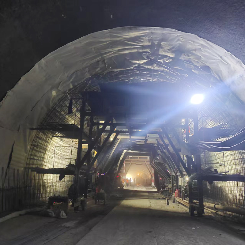 How does HDPE geomembrane thickness affect puncture resistance?